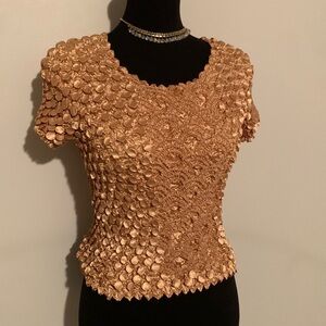 ✨ Vintage 90s Gold Textured Popcorn Top ✨